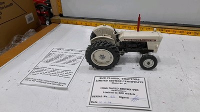 Lot 260 - DAVID BROWN 990 SELECTAMATIC 1-16 SCALE MODEL  LIMITED EDITION