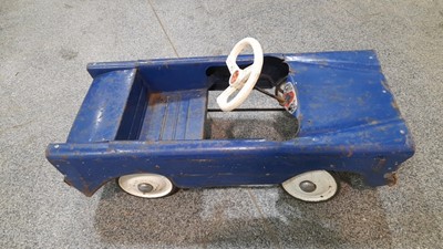 Lot 259 - CHILDS BLUE PEDAL CAR