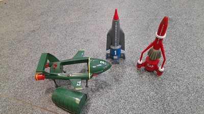 Lot 855 - 3X THUNDERBIRD MODELS