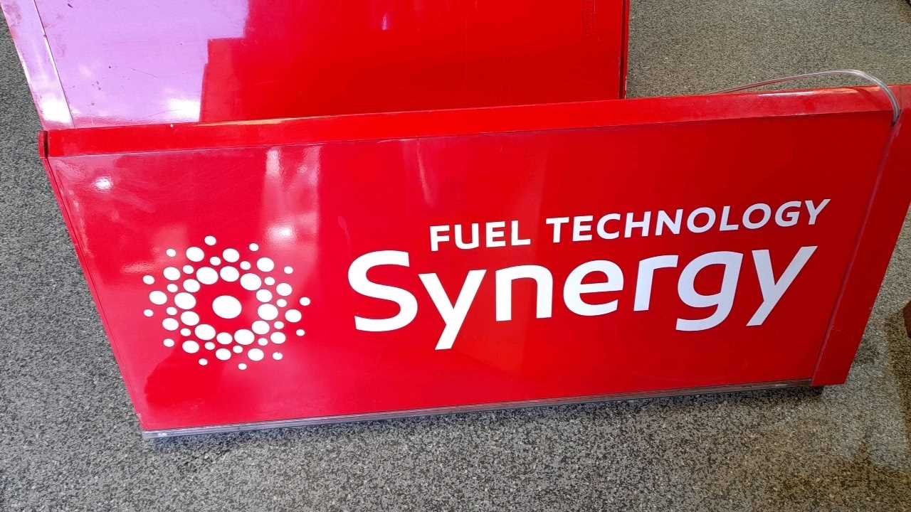 Lot 23 - ESSO PETROL PUMP BLADE / TRIANGLE SIGN 39" X 16"