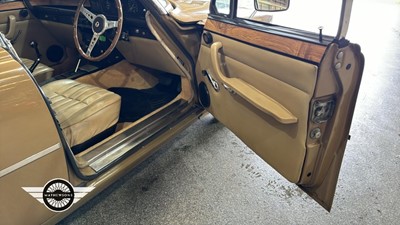 Lot 165 - 1975 ROVER 3500 AUTO