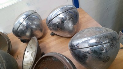 Lot 81 - BOX OF ASSORTED CAR LAMPS