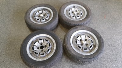 Lot 821 - SET OF 4 TRIUMPH ALLOY WHEELS 5.5J X 13 X 24.5