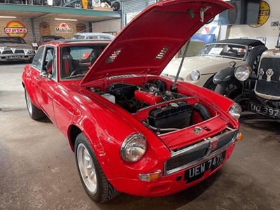 Lot 4 - 1972 MG B GT