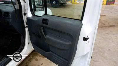 Lot 70 - 2009 FORD TRANSIT CONN T200 L75