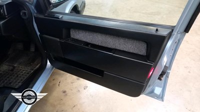 Lot 76 - 1990 VOLVO 740 GL S/R AUTO