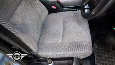 Lot 76 - 1990 VOLVO 740 GL S/R AUTO