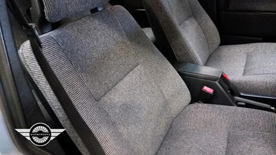Lot 76 - 1990 VOLVO 740 GL S/R AUTO
