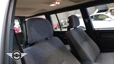 Lot 76 - 1990 VOLVO 740 GL S/R AUTO