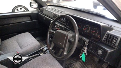 Lot 76 - 1990 VOLVO 740 GL S/R AUTO