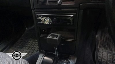 Lot 76 - 1990 VOLVO 740 GL S/R AUTO