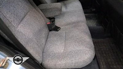Lot 76 - 1990 VOLVO 740 GL S/R AUTO