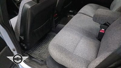 Lot 76 - 1990 VOLVO 740 GL S/R AUTO
