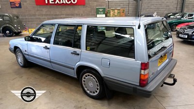 Lot 76 - 1990 VOLVO 740 GL S/R AUTO
