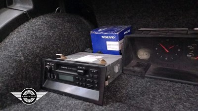 Lot 76 - 1990 VOLVO 740 GL S/R AUTO