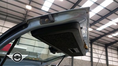Lot 76 - 1990 VOLVO 740 GL S/R AUTO