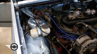 Lot 76 - 1990 VOLVO 740 GL S/R AUTO