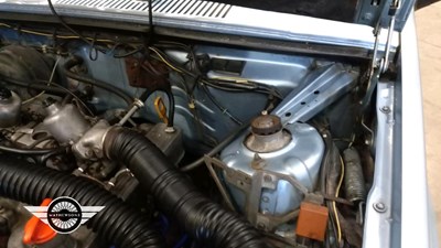 Lot 76 - 1990 VOLVO 740 GL S/R AUTO