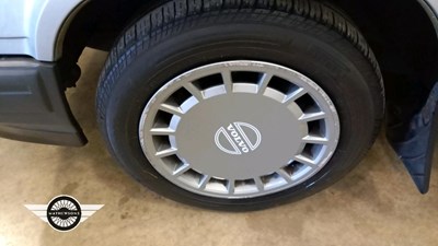 Lot 76 - 1990 VOLVO 740 GL S/R AUTO