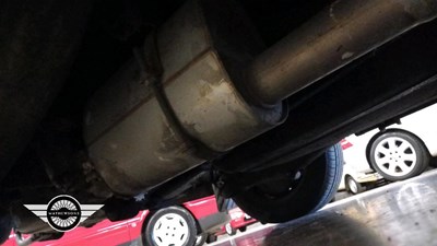 Lot 76 - 1990 VOLVO 740 GL S/R AUTO