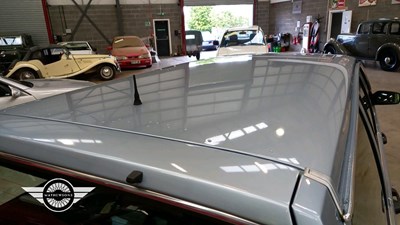 Lot 76 - 1990 VOLVO 740 GL S/R AUTO
