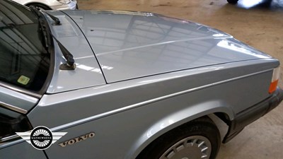 Lot 76 - 1990 VOLVO 740 GL S/R AUTO