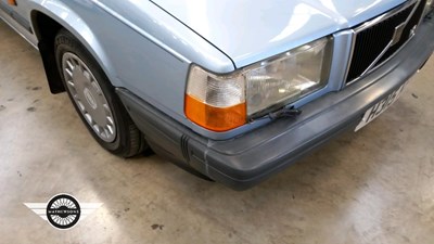 Lot 76 - 1990 VOLVO 740 GL S/R AUTO