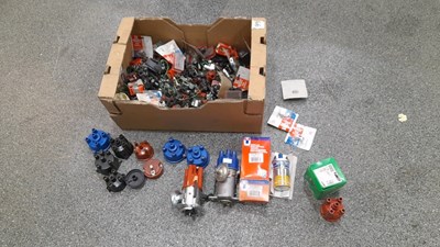 Lot 581 - BOX OF ASSORTED DISTRIBUTOR PARTS