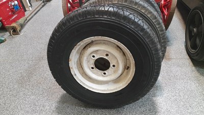 Lot 243 - 5X LAND ROVER DEFENDER STEEL WHEELS & TYRES 7.50 R16C 112S