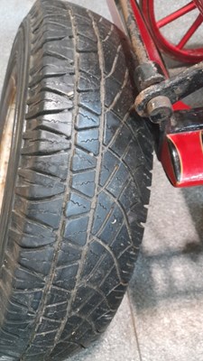 Lot 243 - 5X LAND ROVER DEFENDER STEEL WHEELS & TYRES 7.50 R16C 112S