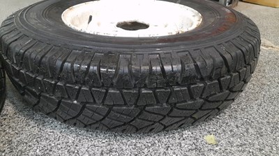 Lot 243 - 5X LAND ROVER DEFENDER STEEL WHEELS & TYRES 7.50 R16C 112S