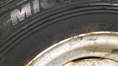 Lot 243 - 5X LAND ROVER DEFENDER STEEL WHEELS & TYRES 7.50 R16C 112S