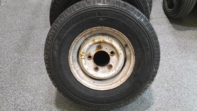 Lot 243 - 5X LAND ROVER DEFENDER STEEL WHEELS & TYRES 7.50 R16C 112S