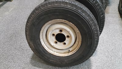 Lot 243 - 5X LAND ROVER DEFENDER STEEL WHEELS & TYRES 7.50 R16C 112S