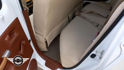 Lot 386 - 2001 TOYOTA WILL VI