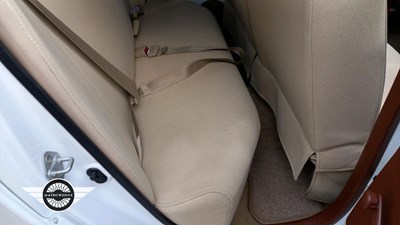 Lot 386 - 2001 TOYOTA WILL VI