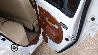 Lot 386 - 2001 TOYOTA WILL VI