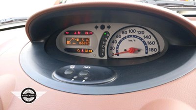 Lot 386 - 2001 TOYOTA WILL VI