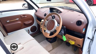 Lot 386 - 2001 TOYOTA WILL VI