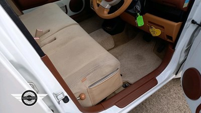 Lot 386 - 2001 TOYOTA WILL VI