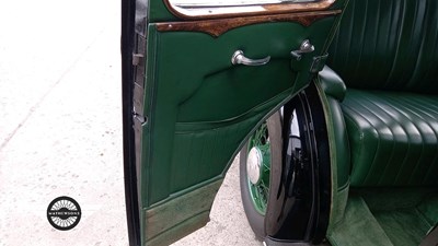 Lot 430 - 1934 VAUXHALL 12/6 ASY