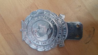 Lot 379 - KNIGHT OF THE ROAD BADGE