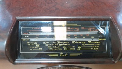 Lot 5 - BUSH BAKELITE RADIO BROWN