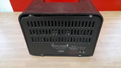 Lot 5 - BUSH BAKELITE RADIO BROWN