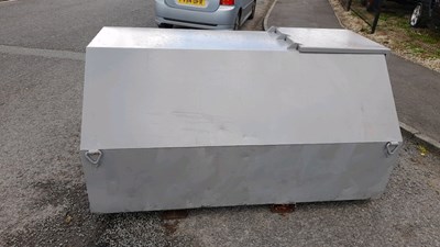 Lot 611 - BUNDED 1000 LITRE METAL FUEL TANK