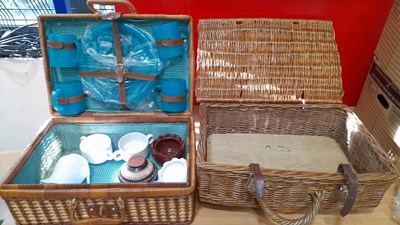Lot 855 - 2 X PICNIC BASKETS, 1 EMPTY, 1 PART FULL