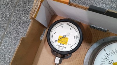 Lot 127 - BOX OF VARIOUS PRESSURE GAUGES