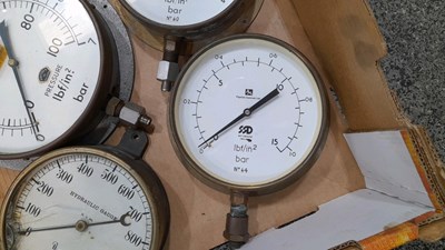 Lot 127 - BOX OF VARIOUS PRESSURE GAUGES