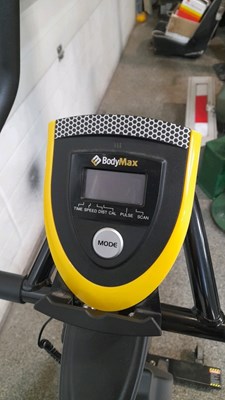 Lot 27 - SPIN/EXERCISE BIKE