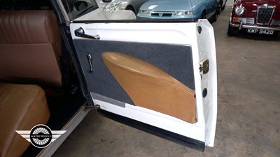 Lot 394 - 1973 CITROEN DS 20 SEMI AUTOMATIC